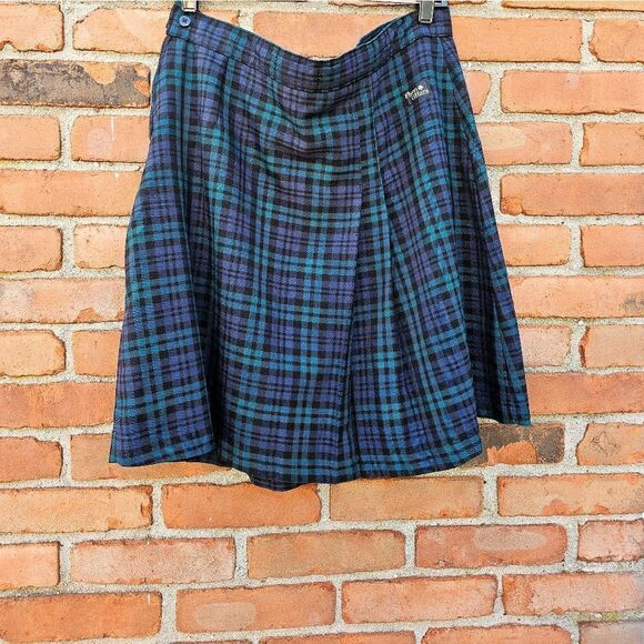 New Flynn O'Hara Green Multicolored Plaid Academia Skirt. - Picture 16 of 16